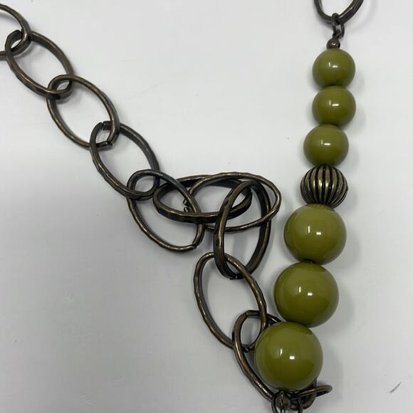 Vintage mod lime green long strand necklace - Picture 4 of 6